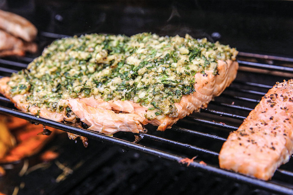 Lachs mit Ingwer-Kruste – FIRE&FOOD Lachs mit Ingwer-Kruste – FIRE&FOOD