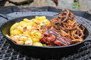 Grilled liver with apples and fried potatoes 
