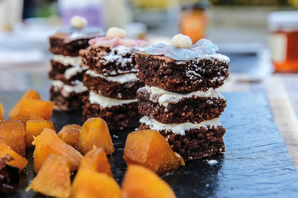 Chocolate towers with BBQ apple compote 