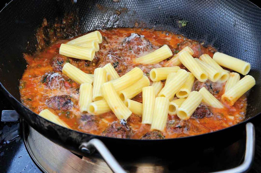 Pasta with polpette 
