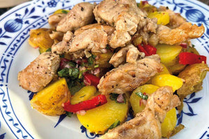 Kachelfleisch-Streifen auf zitronig-frischem Kartoffelsalat