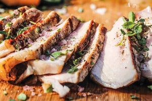 Alte Wutz – Dry aged Schweinekotelett mit Grillgemüse verfeinert mit Thymian, Estragon, Oregano und Salbei