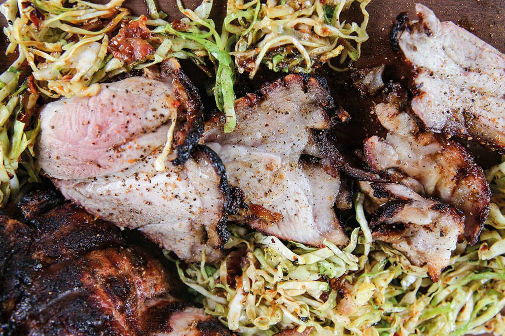 Pork knuckle with fire cabbage 