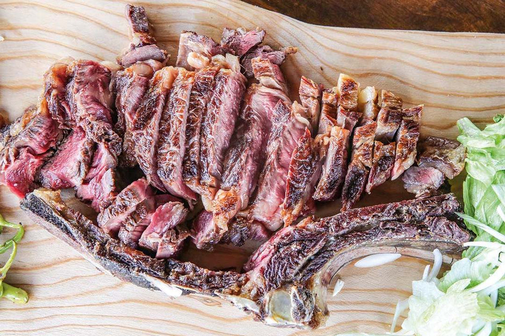 Kotelett am Knochen nach baskischer Art – FIRE&FOOD Kotelett am Knochen nach baskischer Art – FIRE&FOOD