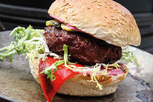 Lammburger mit roter Mayo